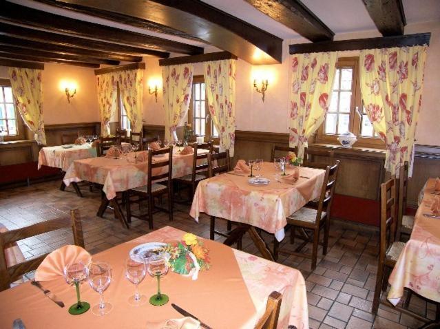 Hotel Restaurant A La Ville De Nancy Eguisheim Buitenkant foto