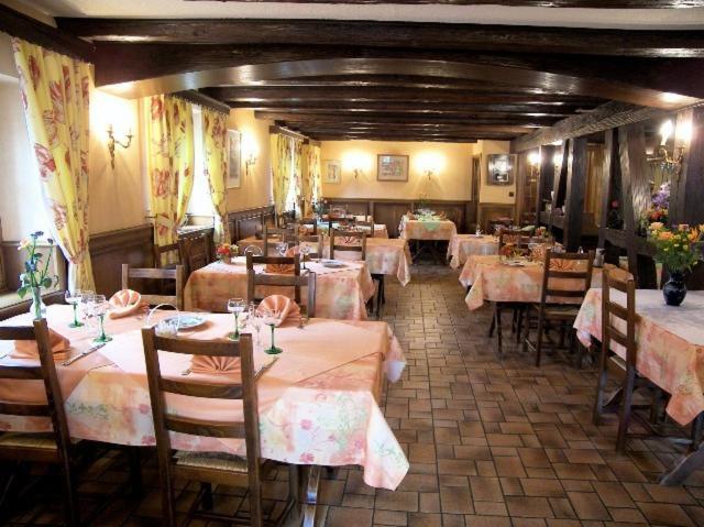 Hotel Restaurant A La Ville De Nancy Eguisheim Buitenkant foto